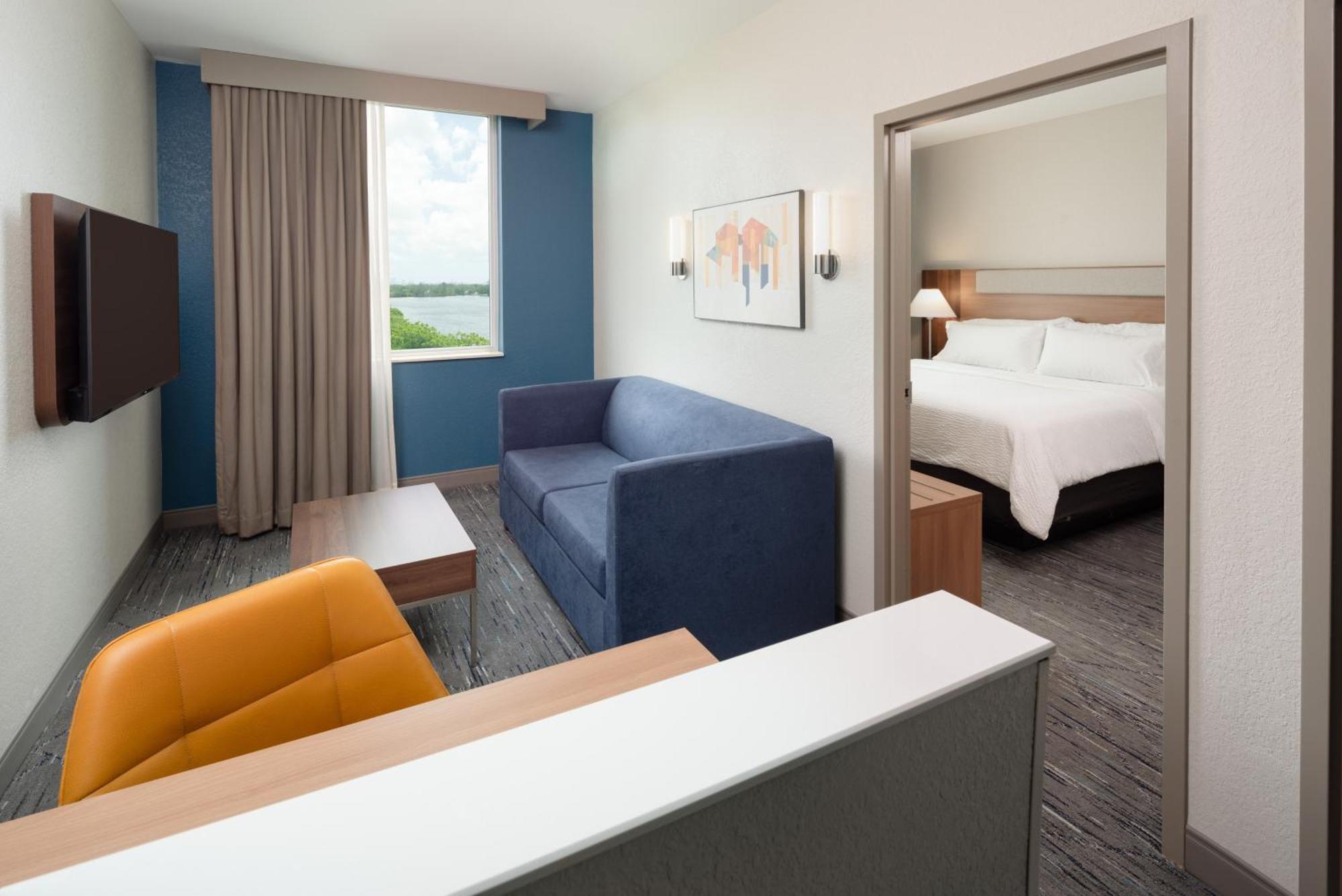 Holiday Inn Express Miami Airport-Blue Lagoon Area By Ihg Miami Springs Екстериор снимка