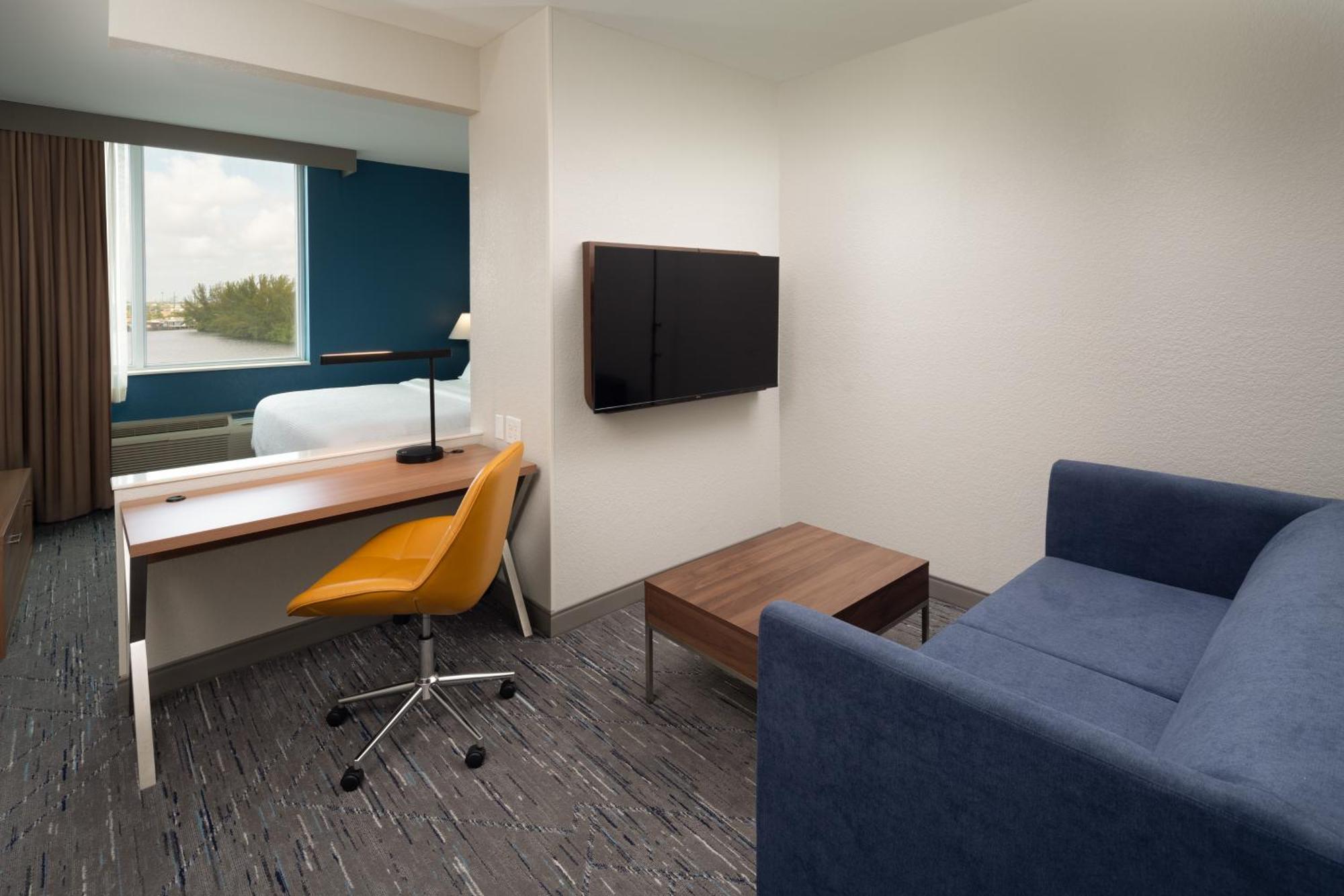 Holiday Inn Express Miami Airport-Blue Lagoon Area By Ihg Miami Springs Екстериор снимка