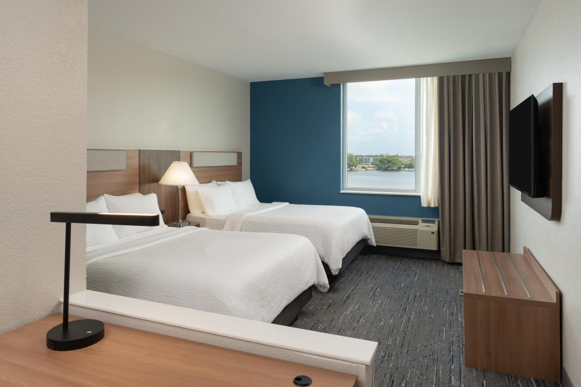 Holiday Inn Express Miami Airport-Blue Lagoon Area By Ihg Miami Springs Екстериор снимка